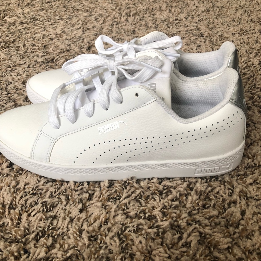 NEW with box: Puma Smash Perf-White (Size 7)